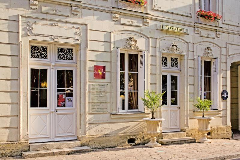 Hotel Le Plantagenet Chinon Exteriör bild